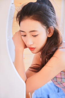 可以强互动女性脱卸衣服游戏
